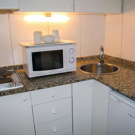 Apartamentos Descartes Barcelona Habitación foto