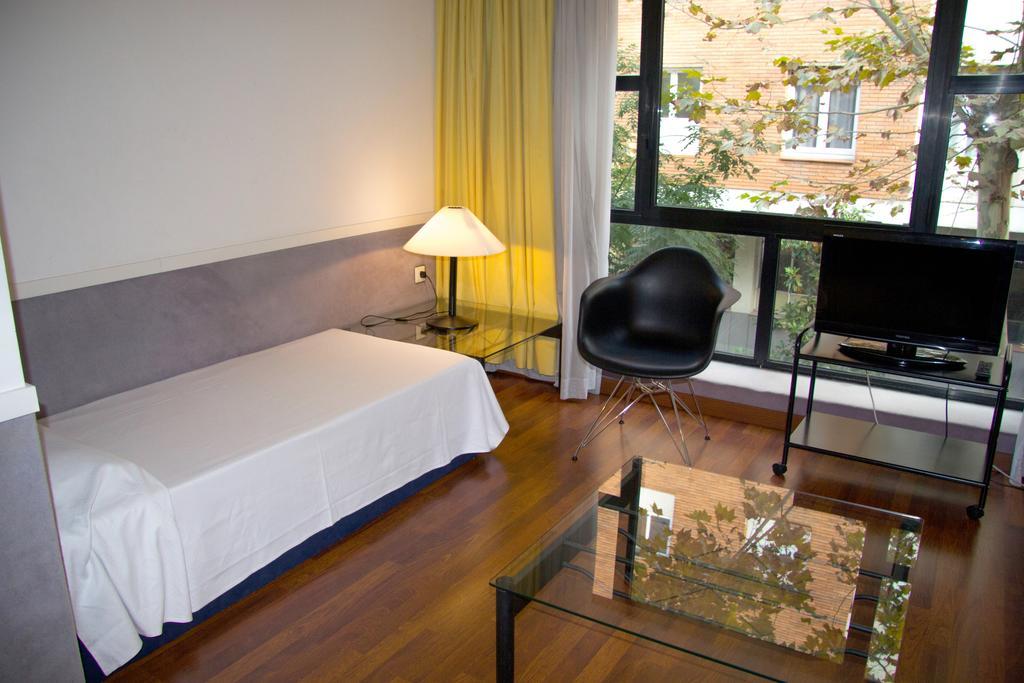 Apartamentos Descartes Barcelona Exterior foto